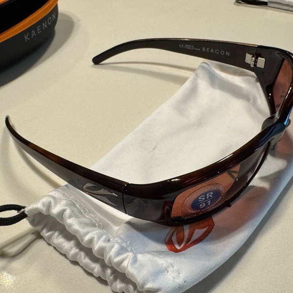 Kaenon Beacon Unisex Sunglasses - Picture 2 of 4